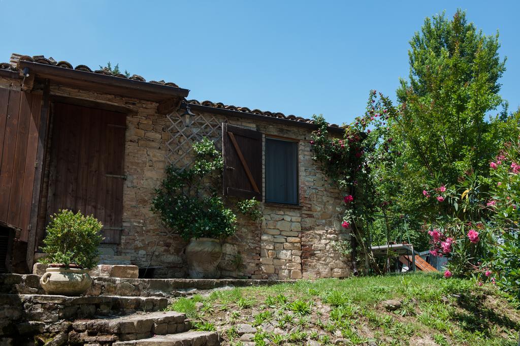 Agriturismo La Solagna Villa Montebello di Bertona Dış mekan fotoğraf